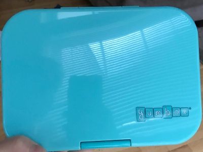 the Best lunchbox for kindergarten shown closed