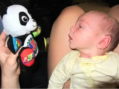 what to do with a one month old baby all day activity